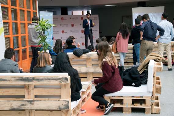 El Consejo Social patrocinó la I Jornada Emprendedora UCM, que tuvo lugar en la Facultad de Ciencias Económicas y empresariales,y que contó con una asistencia de 400 personas